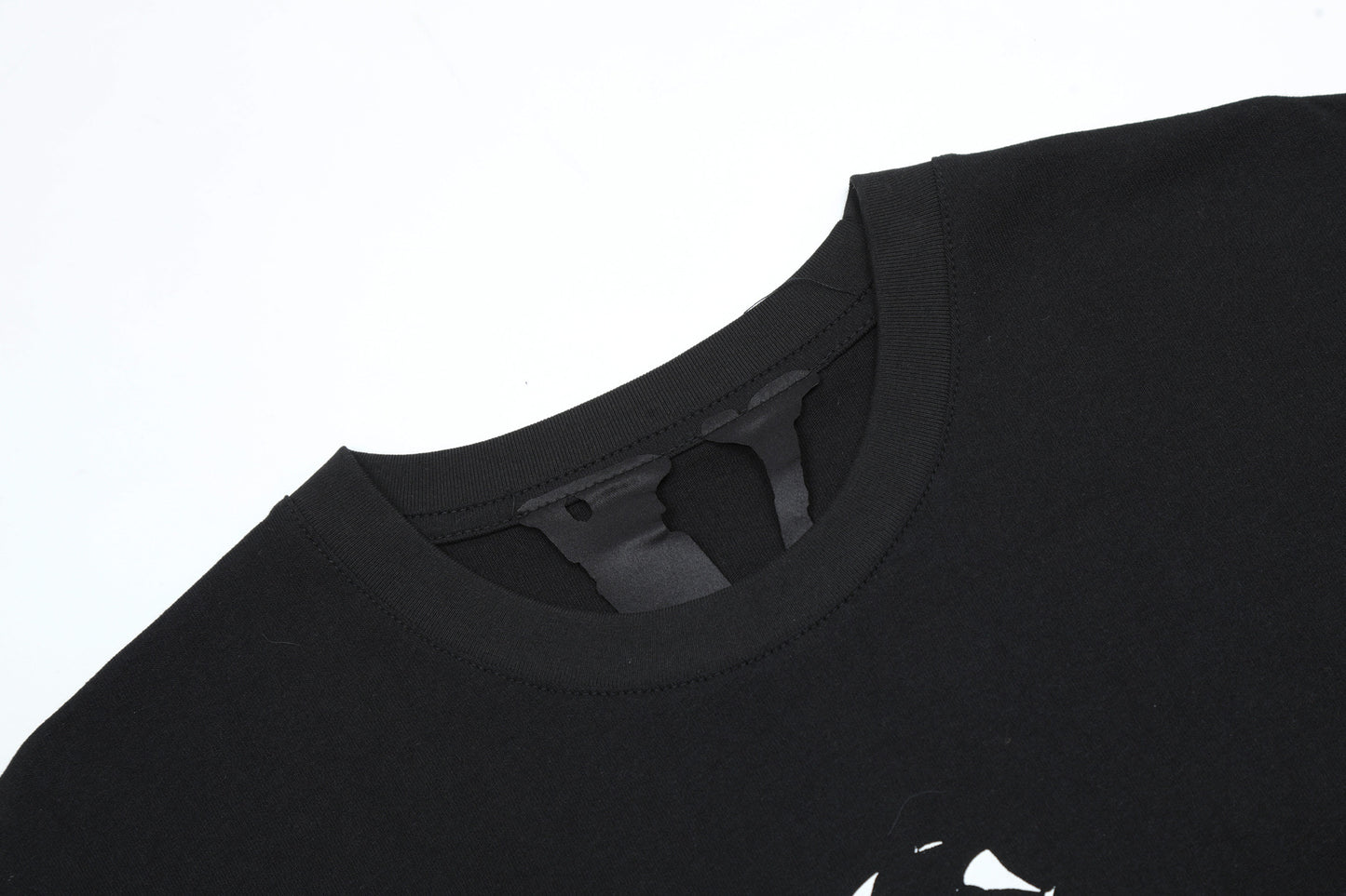 Rose lettering embroidered T-shirt