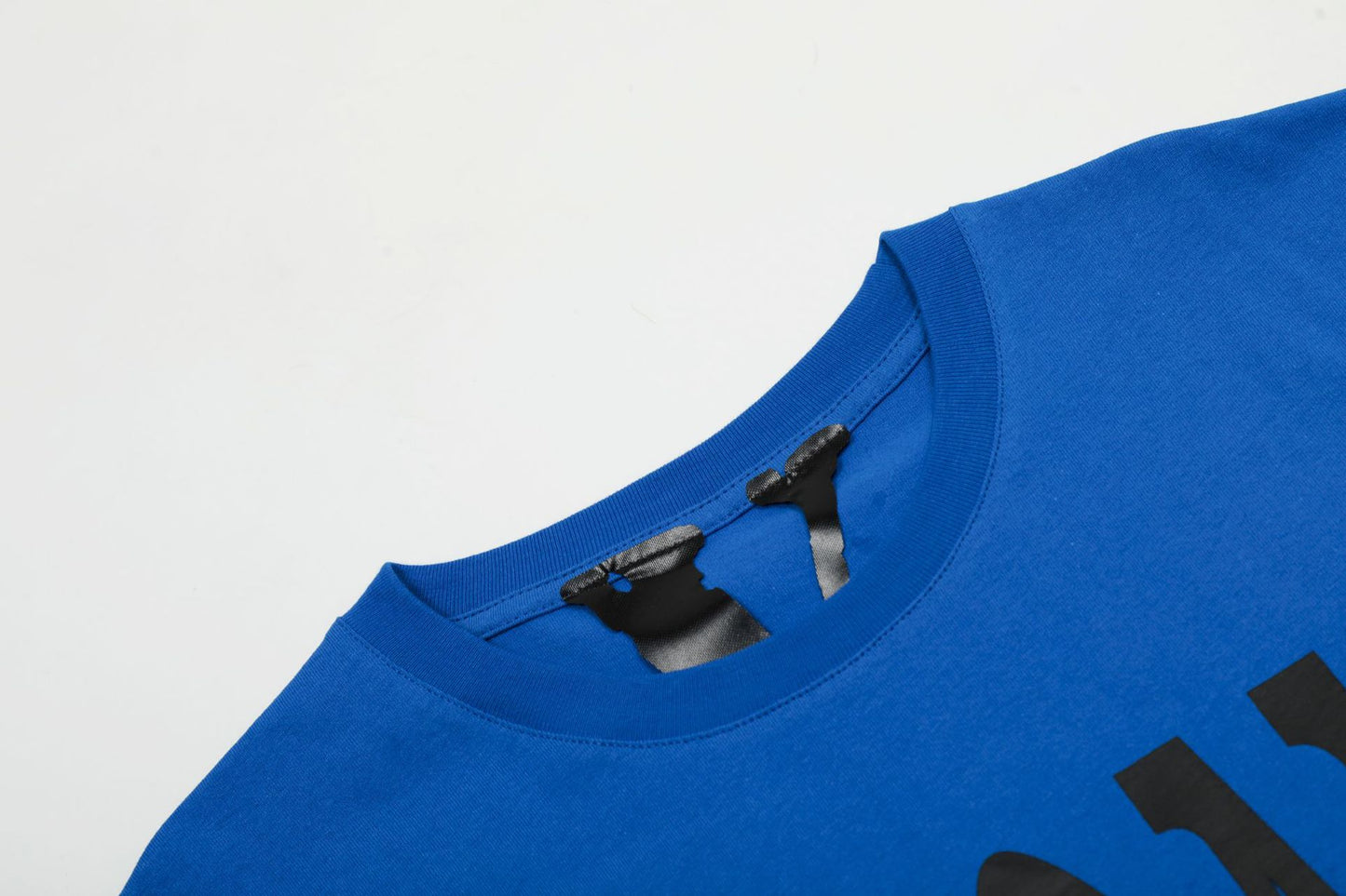 Big V letter T-shirt