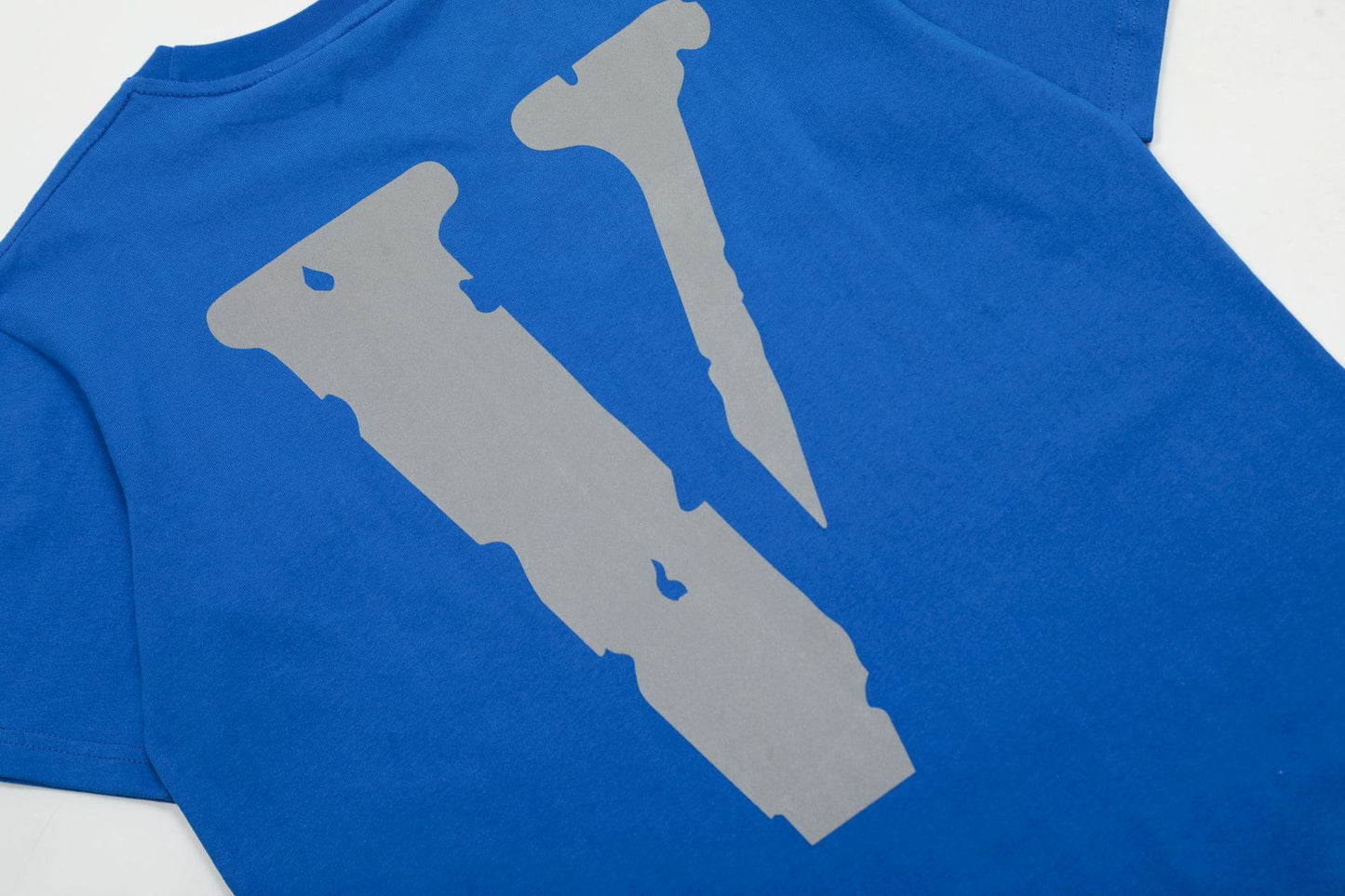 Big V letter T-shirt