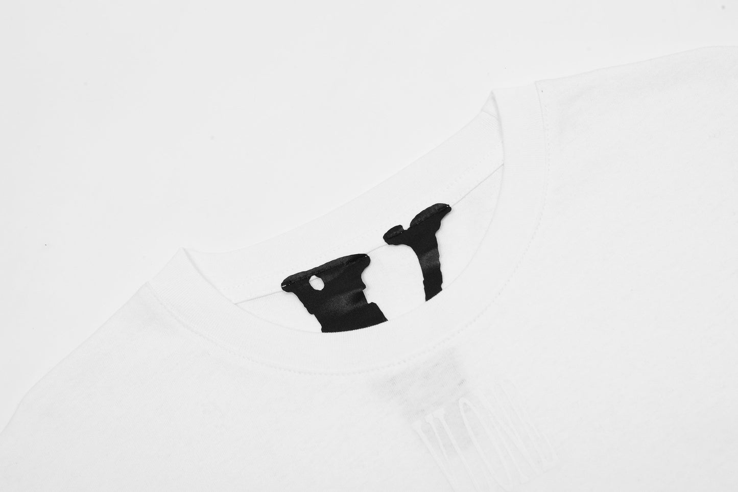 cartoon embroidered T-shirt