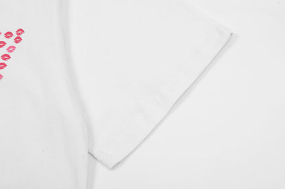 red lips embroidered T-shirt
