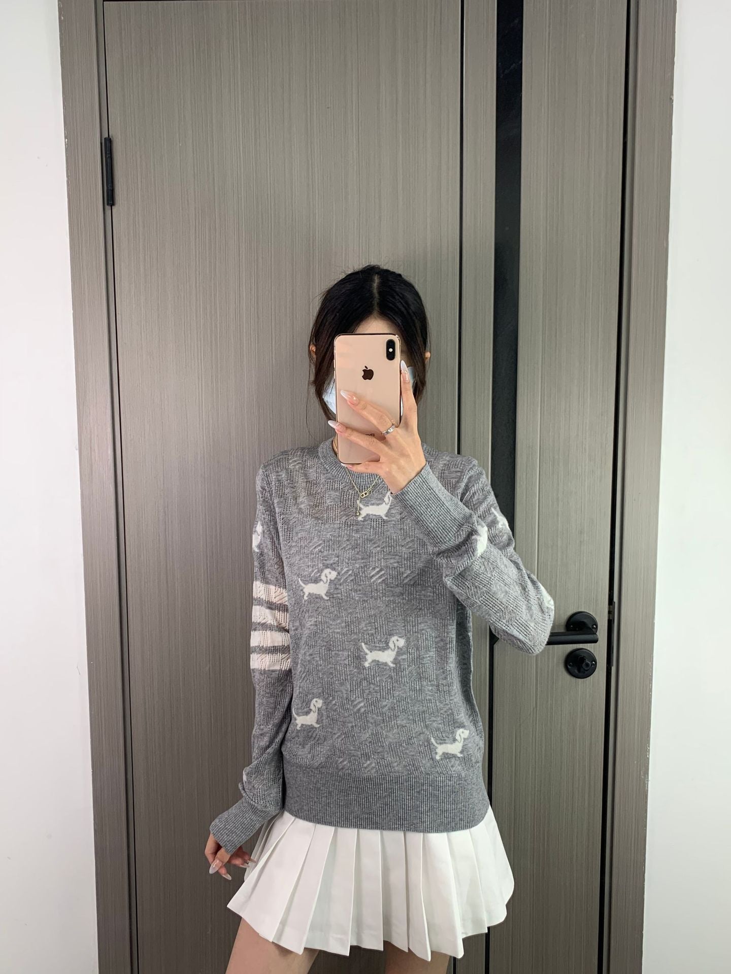 2025SS  Puppy embroidered sweater THOM TREND