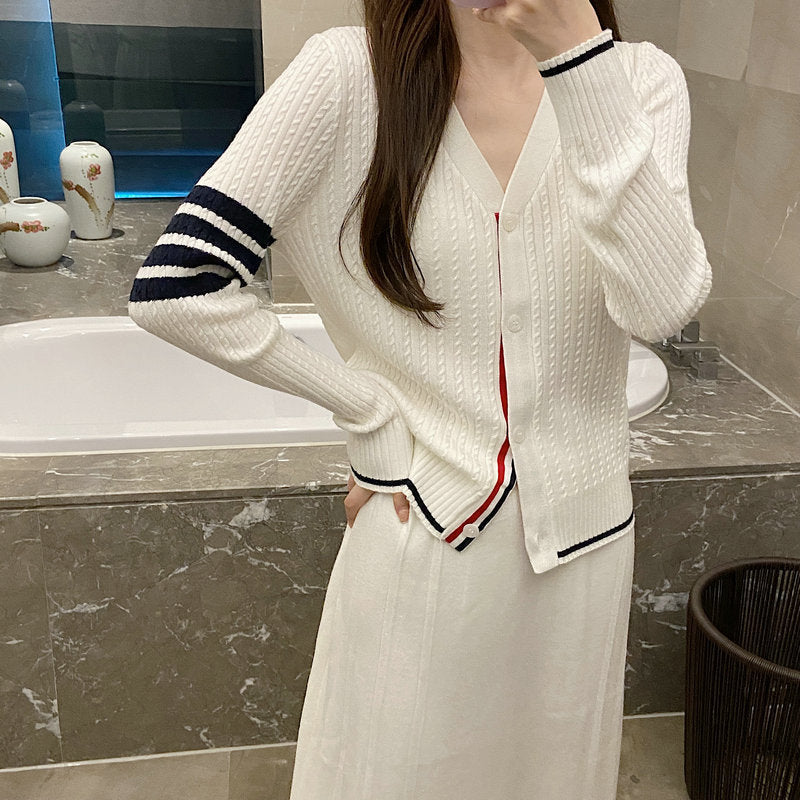 2025SS  Small twist v-neck cardigan THOM TREND