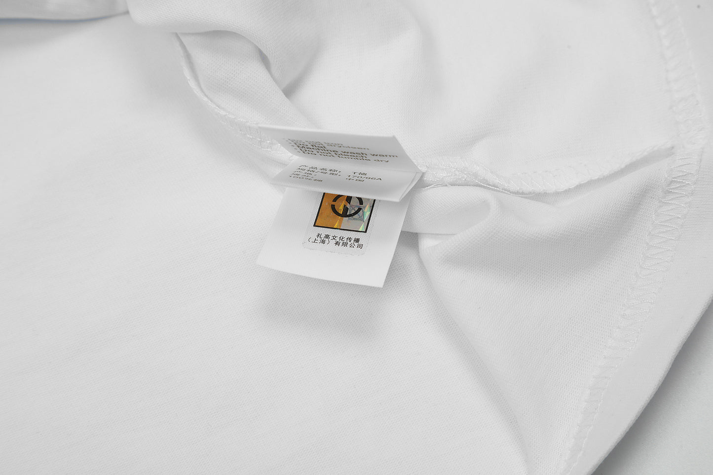 Plaid V-neck embroidered T-shirt