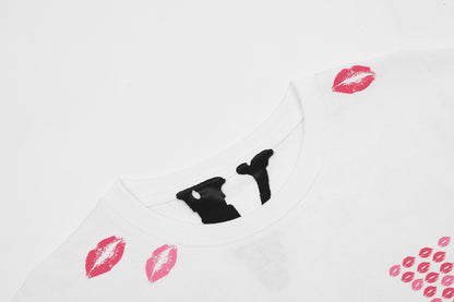 red lips embroidered T-shirt