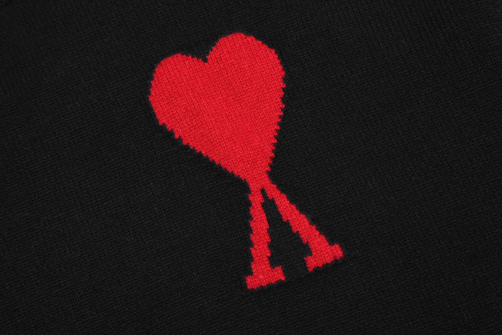Unisex Heart-Shaped Sweater THOM TREND